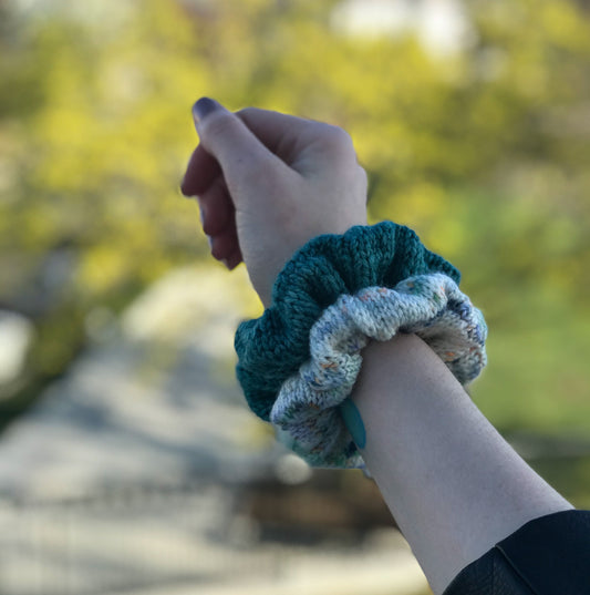 Let's Go to the Mall Scrunchie Knitting Pattern
